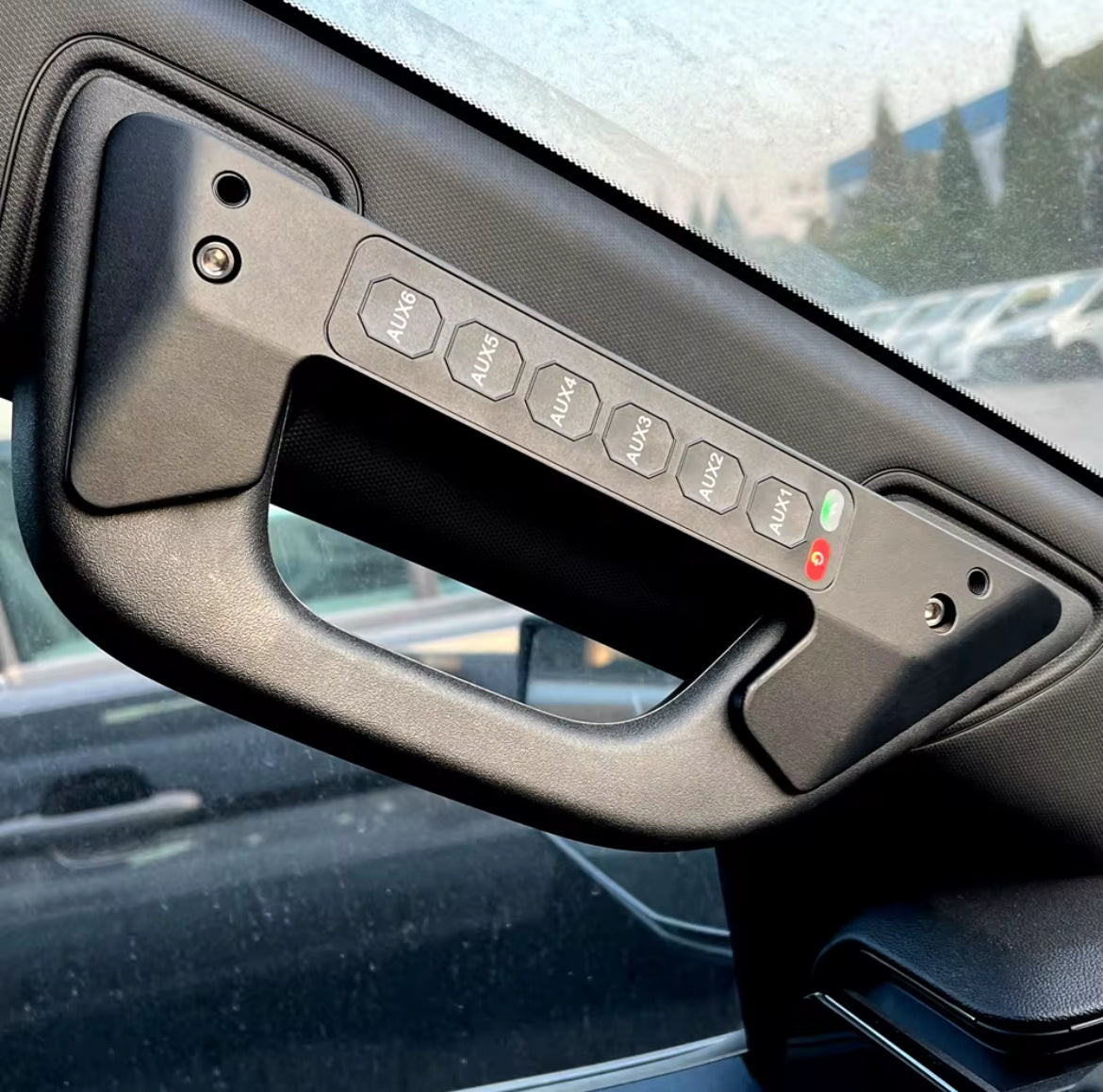 لوحة تحكم لاسلكية – سيلفرادو / سييرا 2019–2024